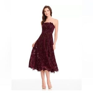 Dress the Population
Women's Kailyn Strapless Dress